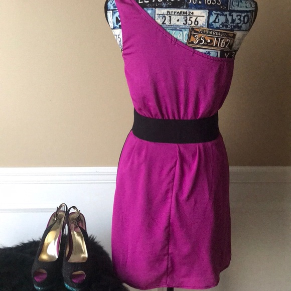 One Shoulder Two Tone Dress - Picture 3 of 4